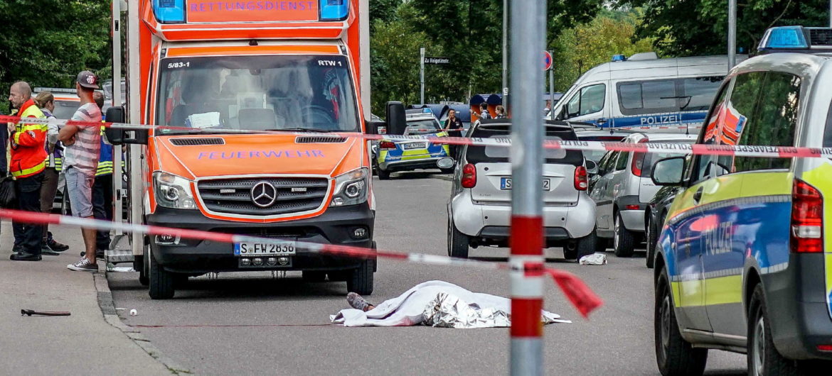 Brutalne zabójstwo w biały dzień. Syryjski imigrant zadźgał swojego współlokatora samurajskim mieczem na środku ulicy