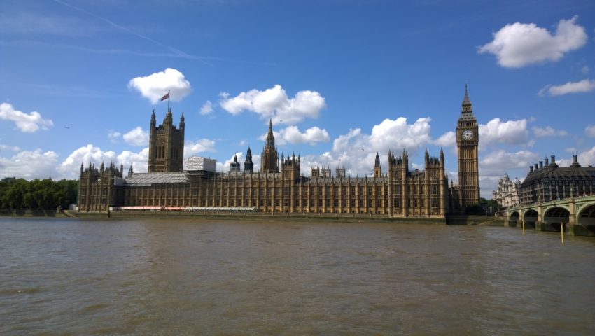 Boris Johnson ma plan jak doprowadzić do Brexitu. Musi mu w tym pomóc królowa
