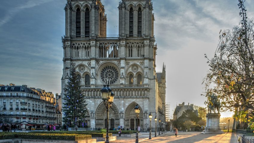 Rozpoczął się proces muzułmanek, które chciały podpalić Notre Dame