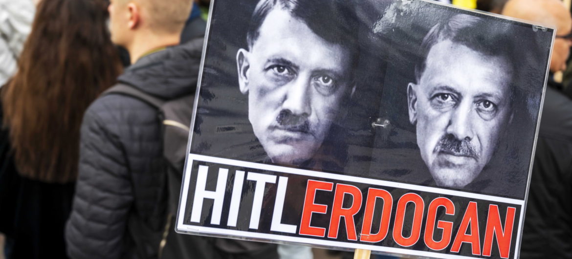 “Ambicje Erdogana to nie tylko Syria, to także bomba atomowa”