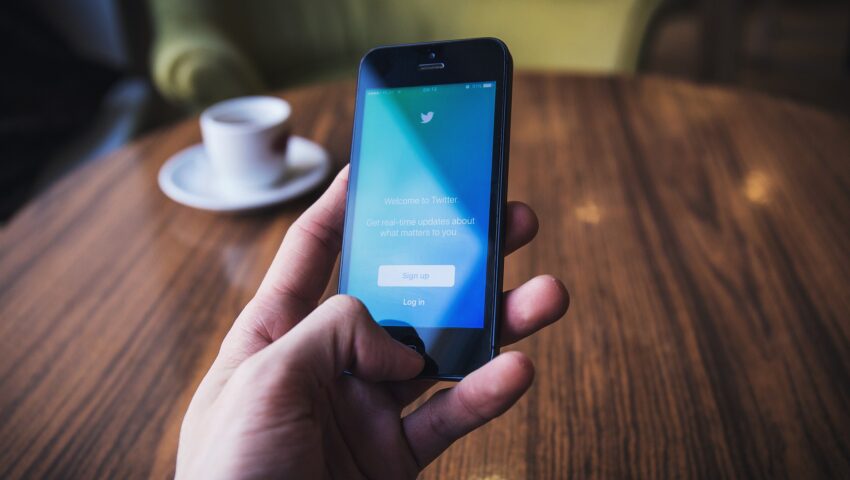 Tajemnicze tweety amerykańskiego kongresmena. Odkryto w nich szokującą wiadomość