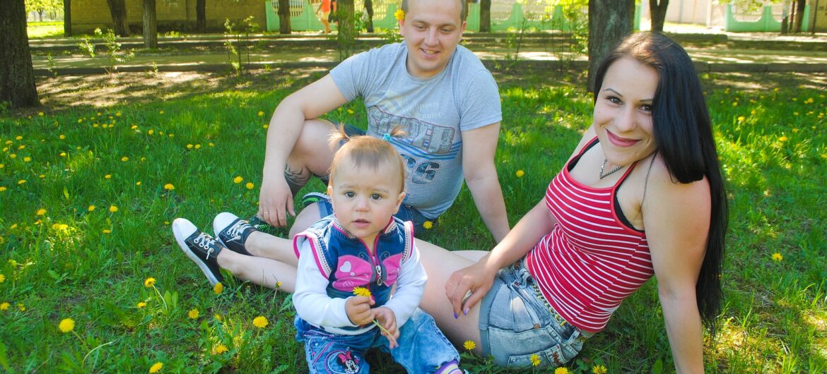 Chcesz mieć biologiczne dzieci? Uwaga – to przejaw faszyzmu i rasizmu według lewicowych ideologów