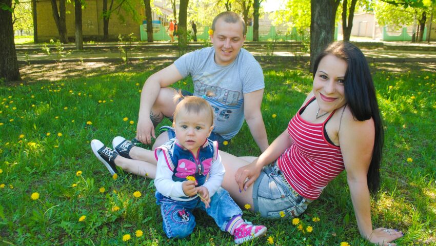 Chcesz mieć biologiczne dzieci? Uwaga – to przejaw faszyzmu i rasizmu według lewicowych ideologów