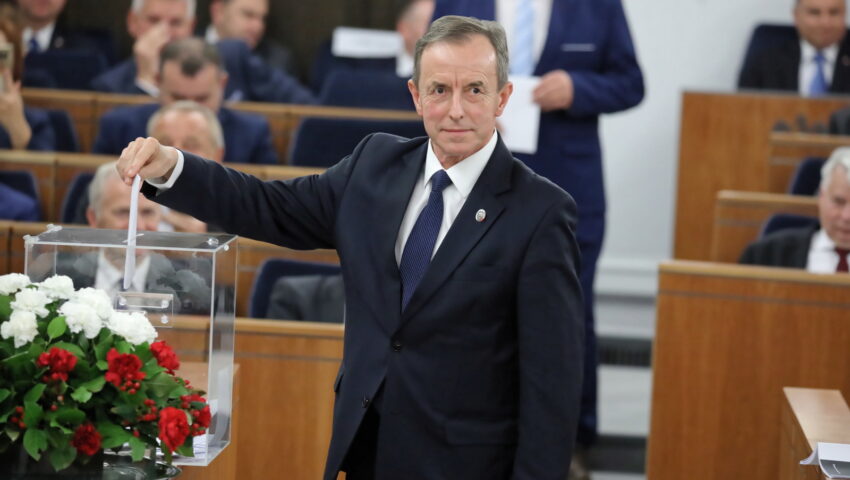 Marszałek Grodzki porównuje się do Adamowicza i straszy pozwami