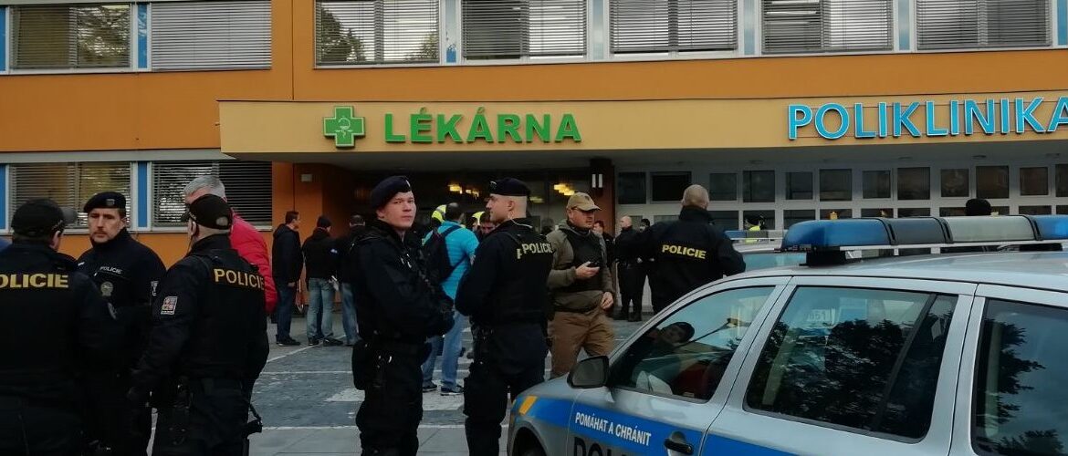 Strzelanina w szpitalu. Sześć osób nie żyje, policja zastrzeliła sprawcę (AKTUALIZACJA)