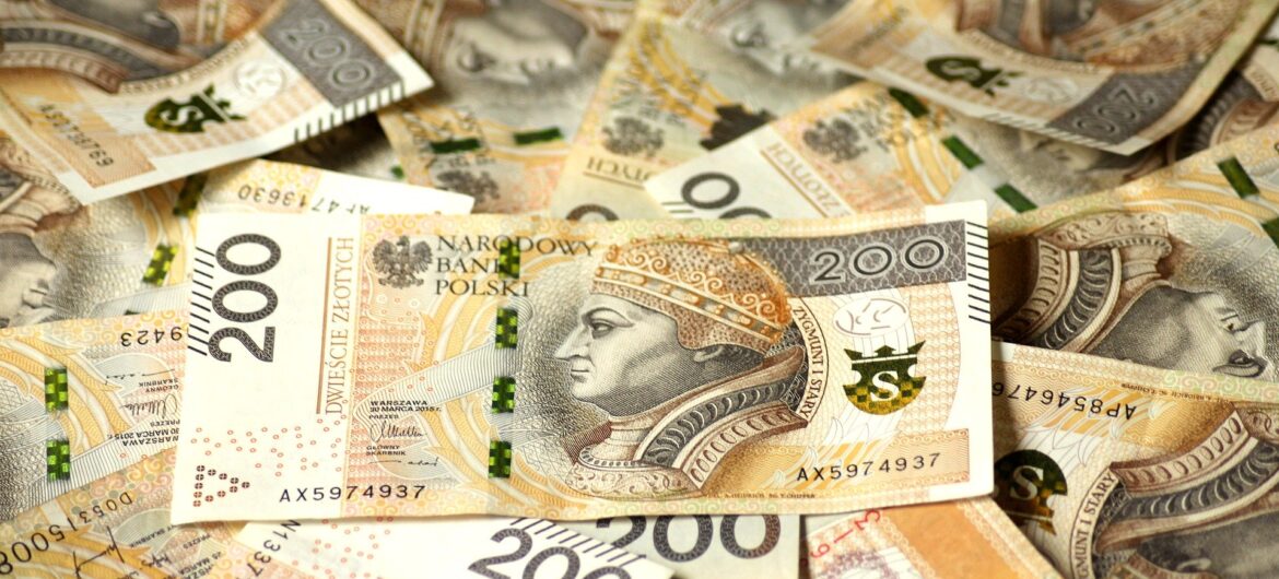 Część banków reaguje na apel premiera. Podnoszą oprocentowanie lokat i depozytów, inne zapowiadają podwyżki