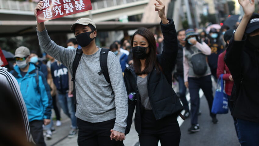 Masowe protesty w Hong Kongu. Dziesiątki tysięcy osób na ulicach