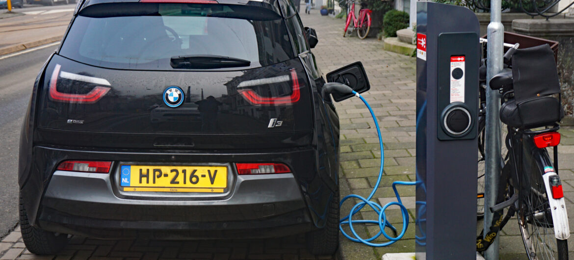 To koniec marzeń o elektromobilności? Winne ceny prądu