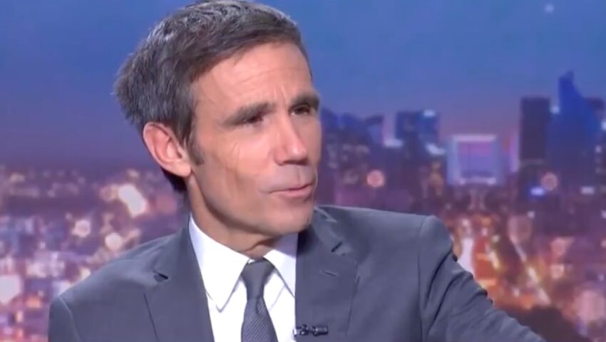 To trzeba zobaczyć! Francuski dziennikarz zaskoczony, że w Polsce… nie spłonęły żadne auta podczas Sylwestra