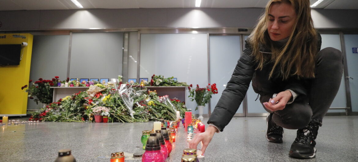 Katastrofa Boeninga w Iranie. Wywiad twierdzi, że powodem była awaria, Ukraińcy nie wykluczają zestrzelenia