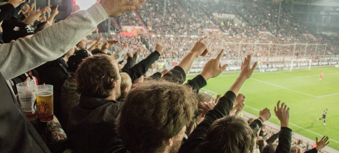 Milioner chce, aby stadion piłkarski nazwano imieniem komunistycznego zbrodniarza
