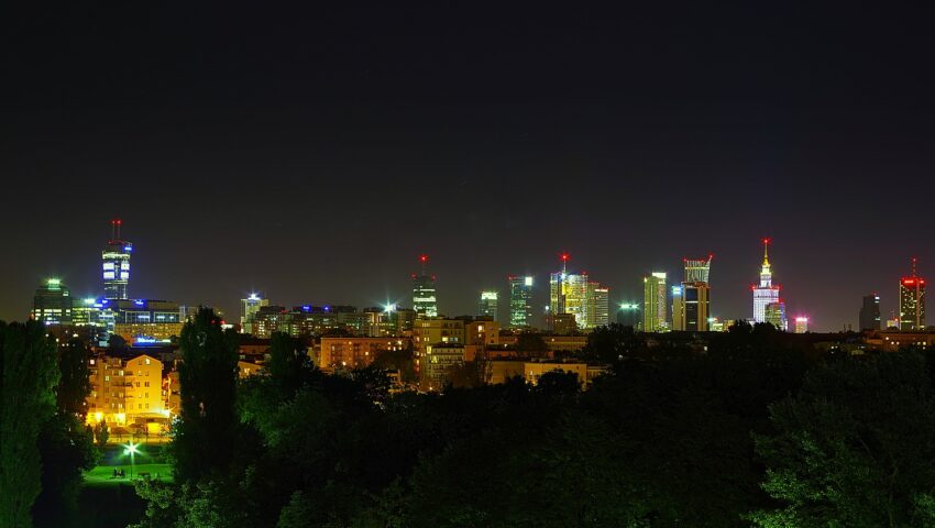 Coraz więcej wniosków o wsparcie w ramach tarczy antykryzysowej wpływa do MRPiPS