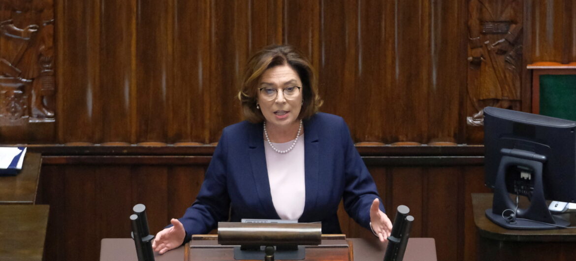 “Brońmy naszych granic!” Kidawa-Błońska już nie chce uchodźców