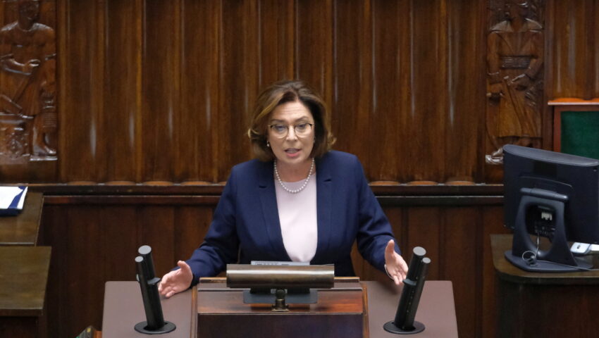 “Brońmy naszych granic!” Kidawa-Błońska już nie chce uchodźców