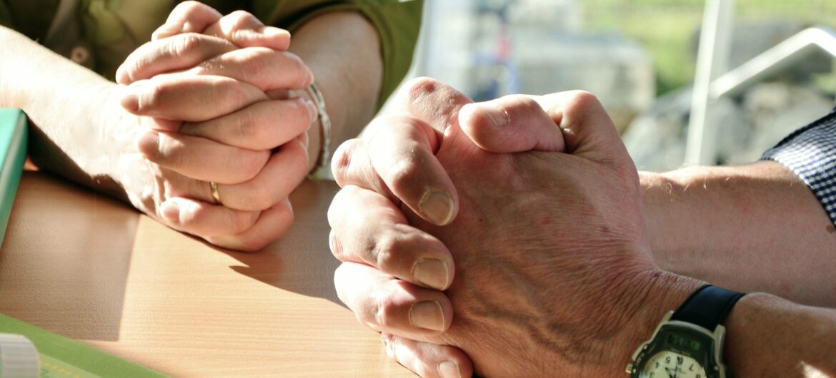 Naukowcy twierdzą, że bycie religijnym chroni przed “śmiercią z rozpaczy”
