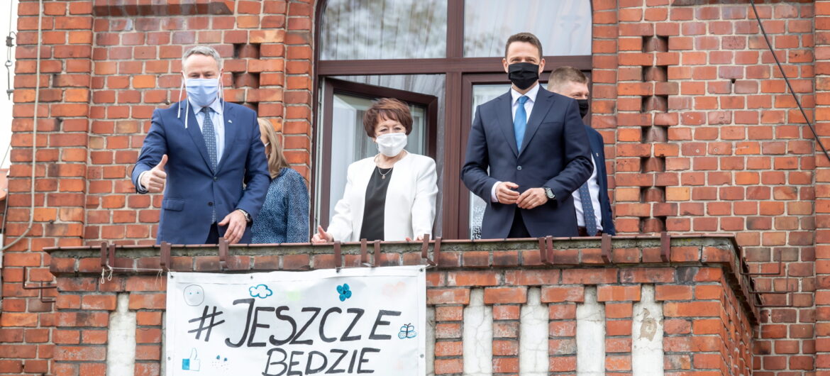 “Nic nie jarzy, ale mówi w ośmiu językach”. Ziemkiewicz ostro o kandydacie KO