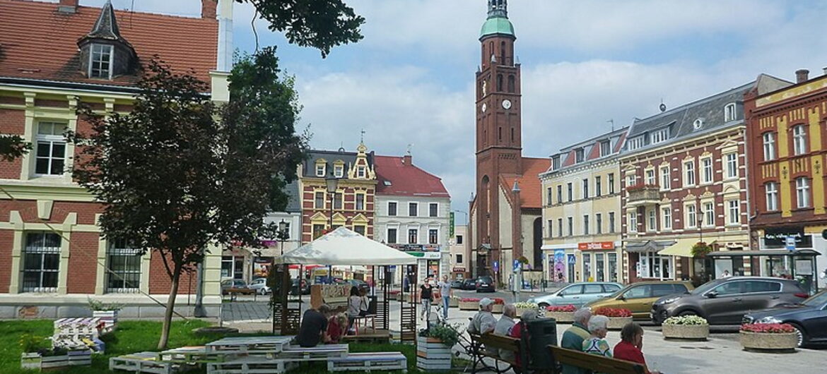Pożar kamienicy w Starogardzie Gdańskim. Wśród poszkodowanych m. in. dwoje dzieci