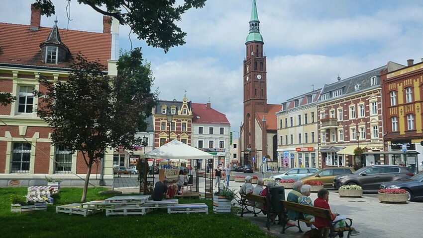 Pożar kamienicy w Starogardzie Gdańskim. Wśród poszkodowanych m. in. dwoje dzieci