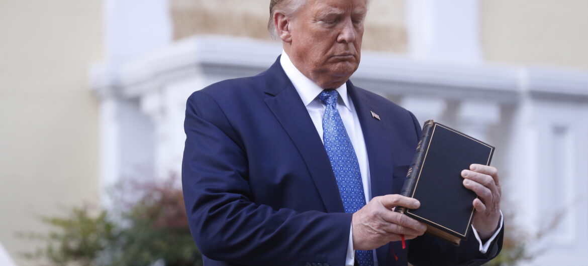 Oto schemat manipulacji. Najpierw kłamał CNN, później NYT, na końcu powtórzył to Biden, rywal prezydenta Trumpa