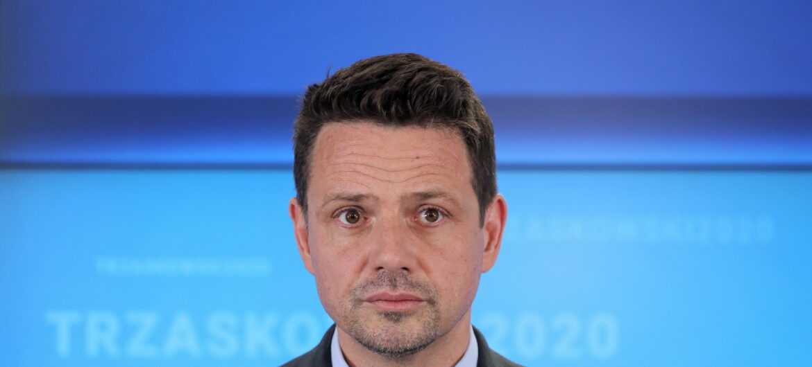 Trzaskowski chciał popisać się znajomością francuskiego. Rozbawieni internauci mówią o kolejnej ustawce polityka
