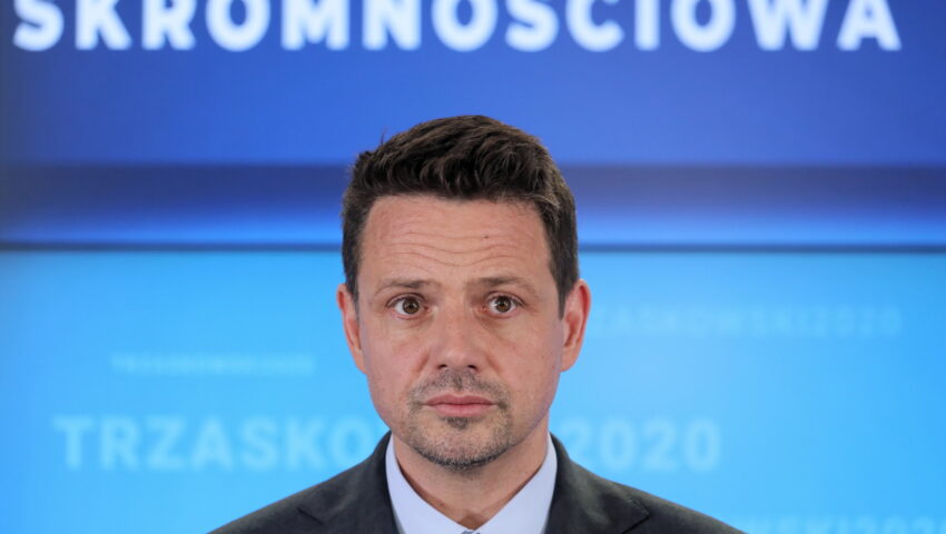 Trzaskowski chciał popisać się znajomością francuskiego. Rozbawieni internauci mówią o kolejnej ustawce polityka