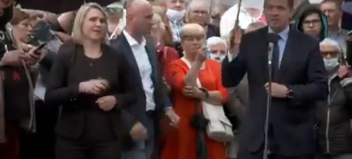 Trzaskowski jak Putin i Komorowski. A taki miał być z niego dżentelmen