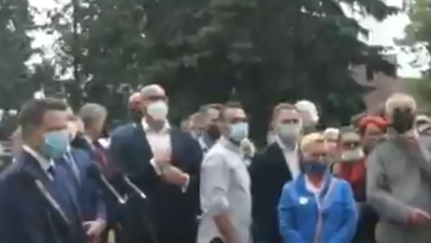 Trzaskowski wyśmiany przez mieszkańców, którym obiecywał pomoc. Ten film nie pozostawia złudzeń