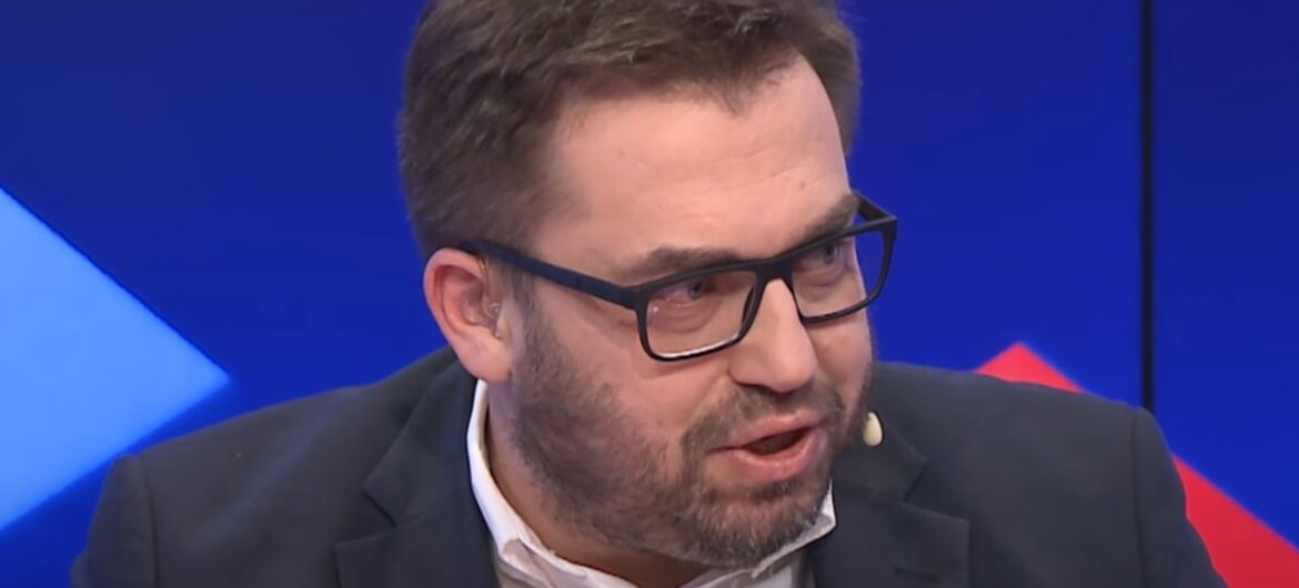 Węglarczyk szokuje wpisem na Twitterze. Francuzi mogą trzymać swoje media dla siebie, bo “uważają swoją kulturę za wyjątkową”