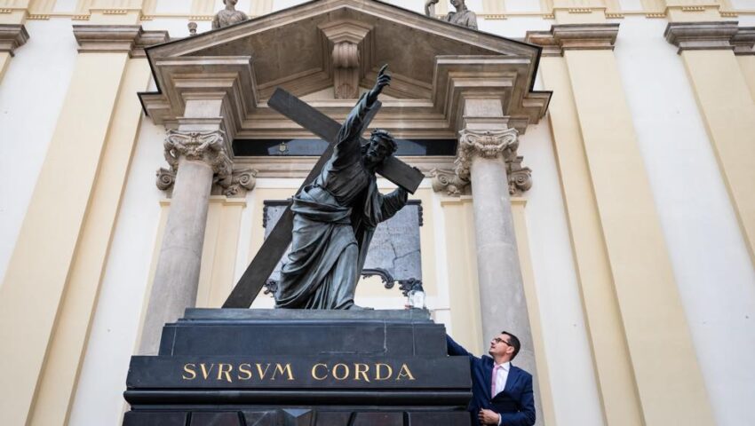 “Są pewne granice, które zostały wczoraj przekroczone”. Mocna odpowiedź premiera na prowokację LGBT