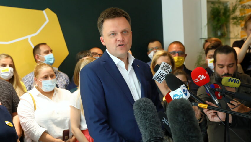 Szymon Hołownia chce aby jego zwolennicy produkowali torby z banerów wyborczych