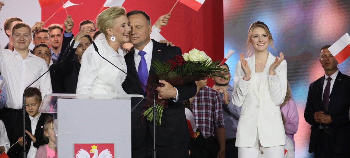 Paulina Młynarska uderzyła w Kingę Dudę. “Co ty tam w ogóle robiłaś?”