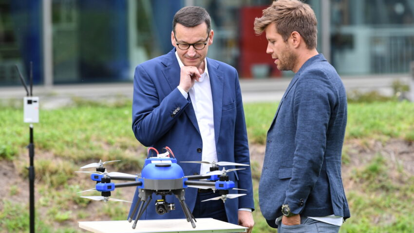 Morawiecki w Gdyni: niech polskie firmy korzystają z polskich produktów. Polska może być dronową potęgą