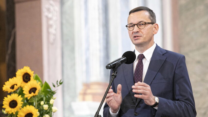 Polacy są dumni z premiera. Aż 70% pozytywnie ocenia wyniki unijnego szczytu