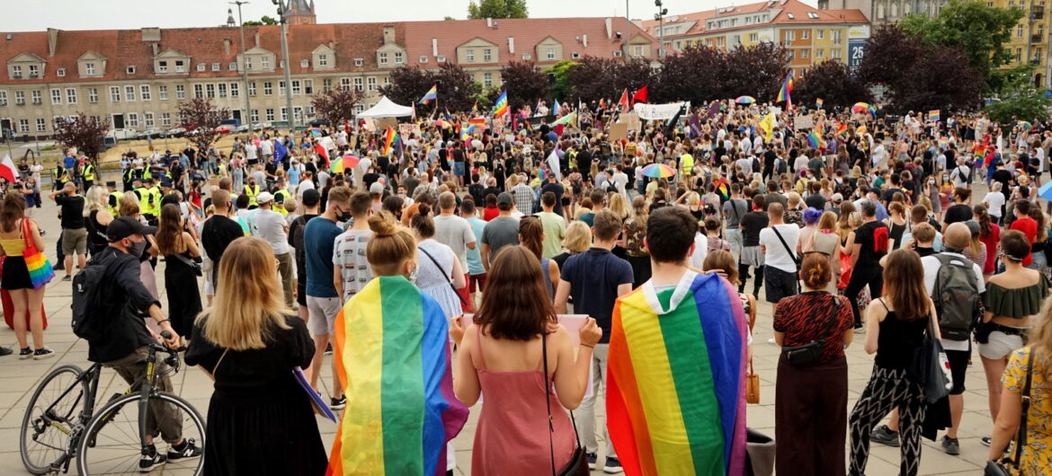 Prezes Radia Nowy Świat zrezygnował po tym, gdy podpadł LGBT