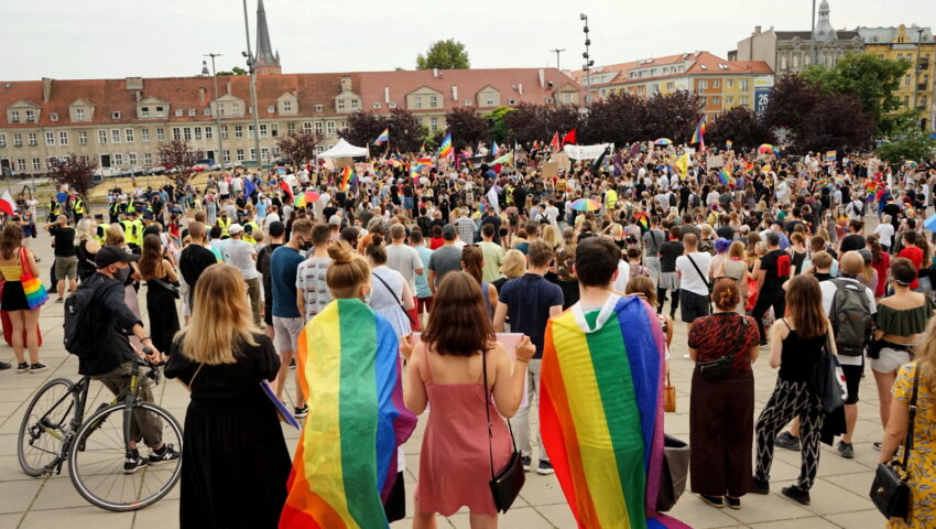 Prezes Radia Nowy Świat zrezygnował po tym, gdy podpadł LGBT