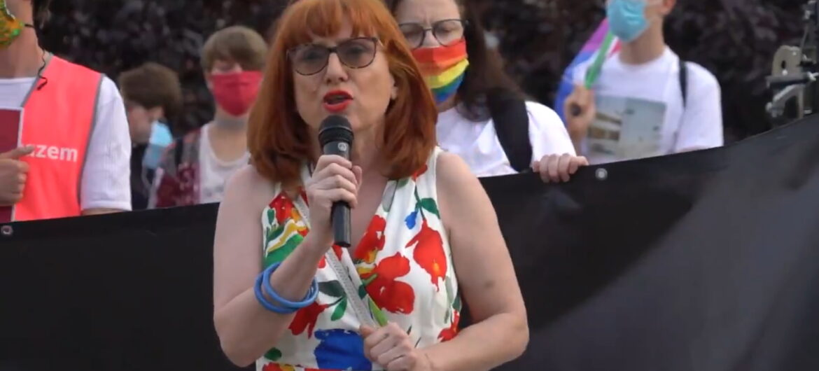 Skandaliczne słowa posłanki Lewicy nt. śmierci arcybiskupa: “Wszyscy powinni się radować, że tam jest”