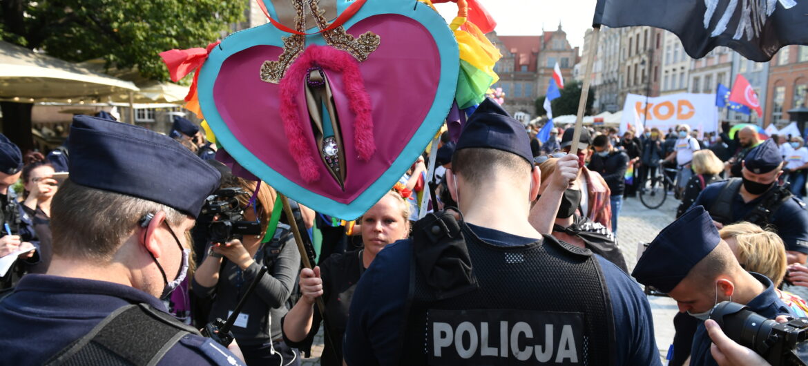 Grożą pobiciem działaczowi PiS, który ujawnił profanację na marszu w Gdańsku. Ujawniamy szokujące rozmowy