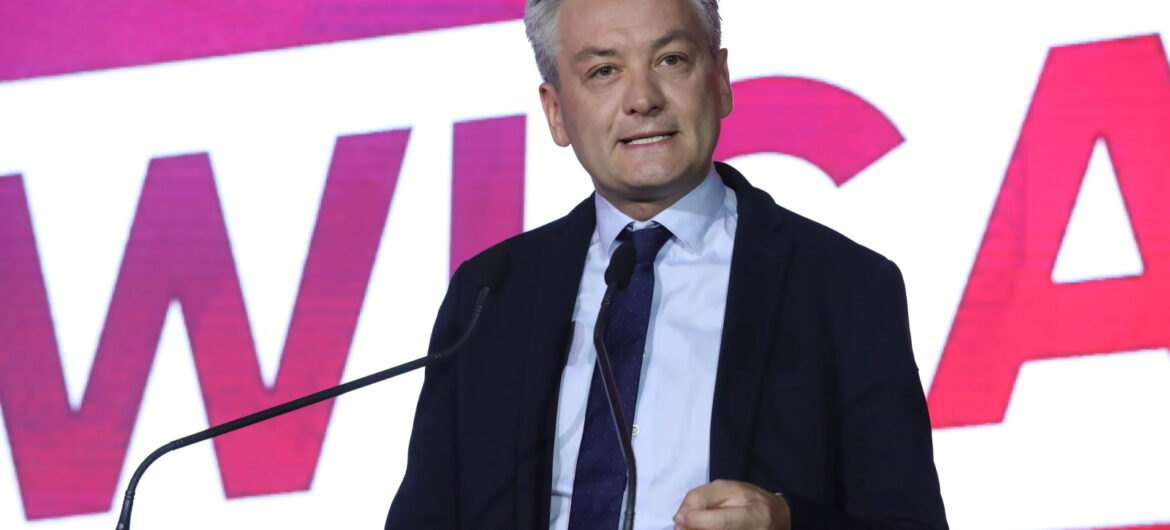 Sebastian Karpiel-Bułecka odważnie o swojej wierze. Te słowa nie spodobały się Biedroniowi