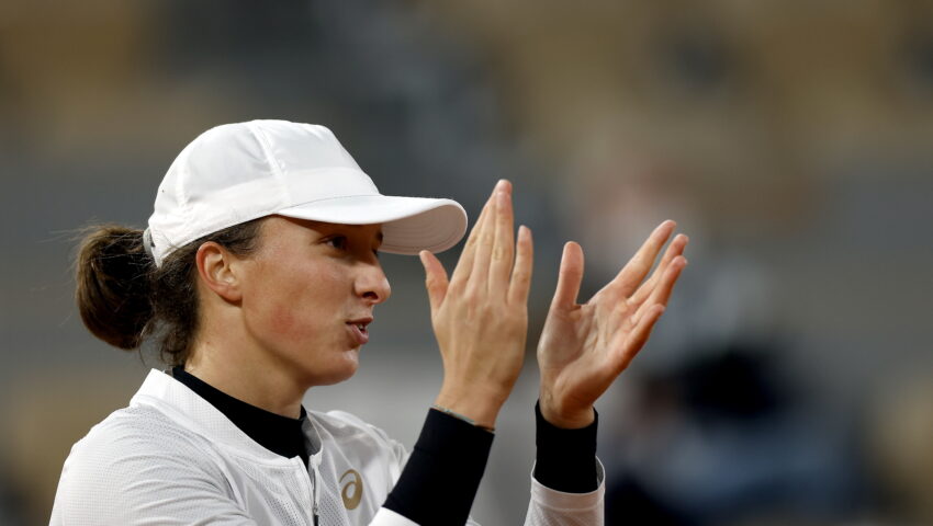 Polska rewelacja tegorocznego French Open zdradziła, jaka muzyka prowadzi ją do zwycięstw. Jakiego utworu słucha przed meczami?
