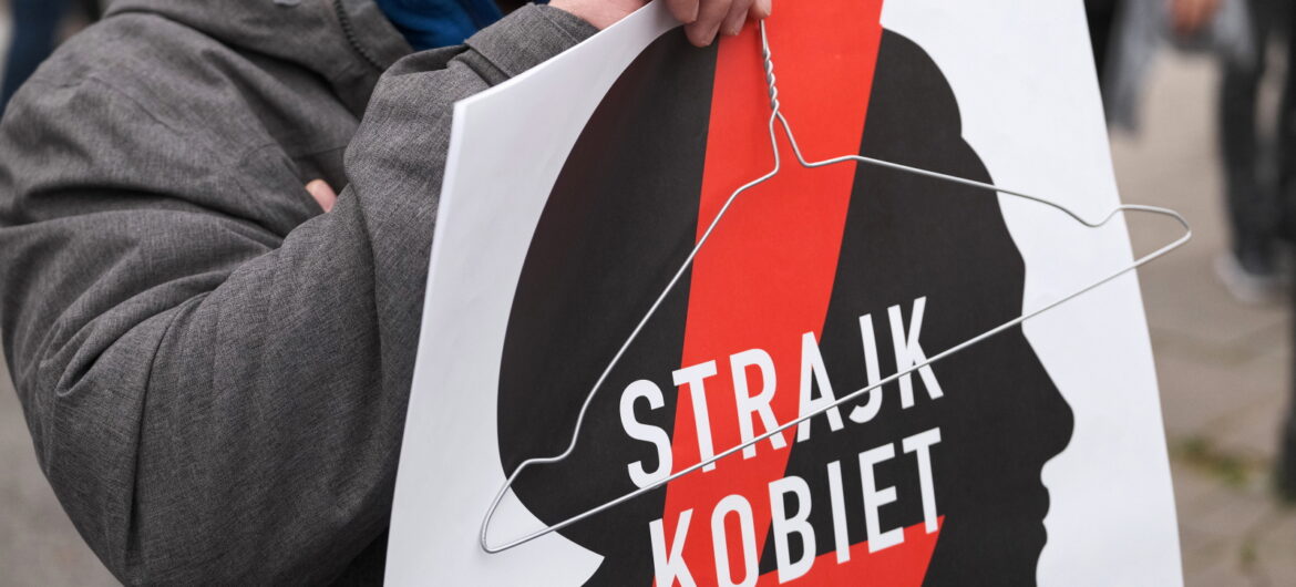 Ależ wpadka! Zwolennicy zabijania nienarodzonych twarzami protestu uczynili kobiety, które… broniły swoich dzieci