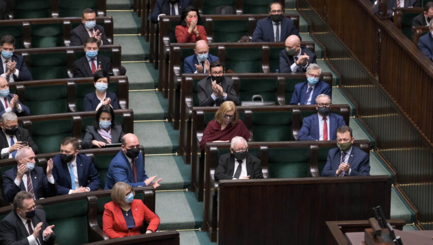 Posłowie Konfederacji odkryli spisek w sejmie. Pokazują nagrania