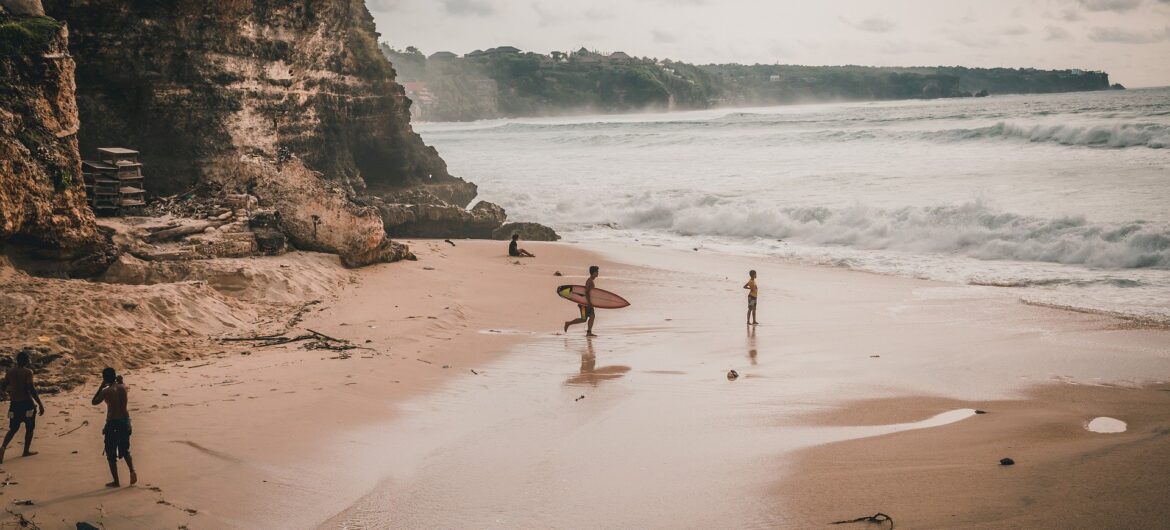Influencerka twierdziła, że Bali jest przyjazna LGBT. Rząd Indonezji ją deportował