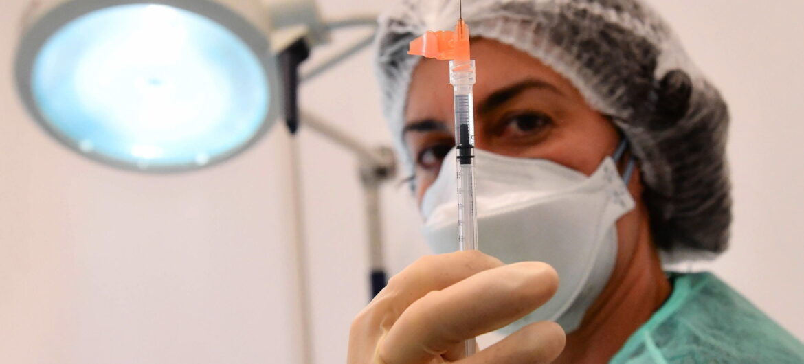 Zbadano skuteczność szczepionki Pfizer po 6 miesiącach. Wnioski dalekie od optymizmu