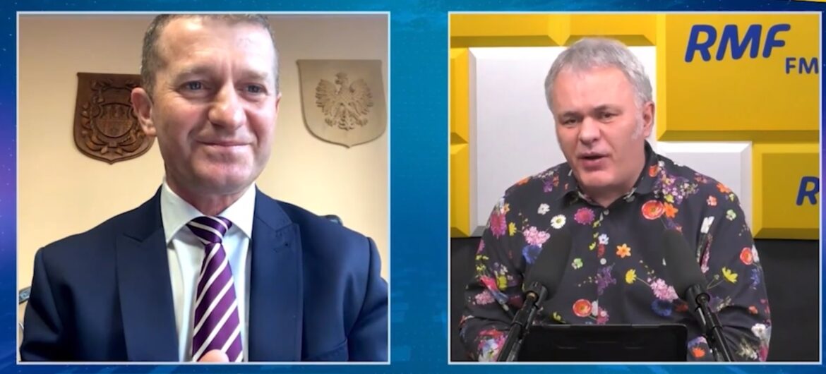 Mistrzostwo świata! Robert Mazurek zaczął parodiować posła PO podczas rozmowy z nim