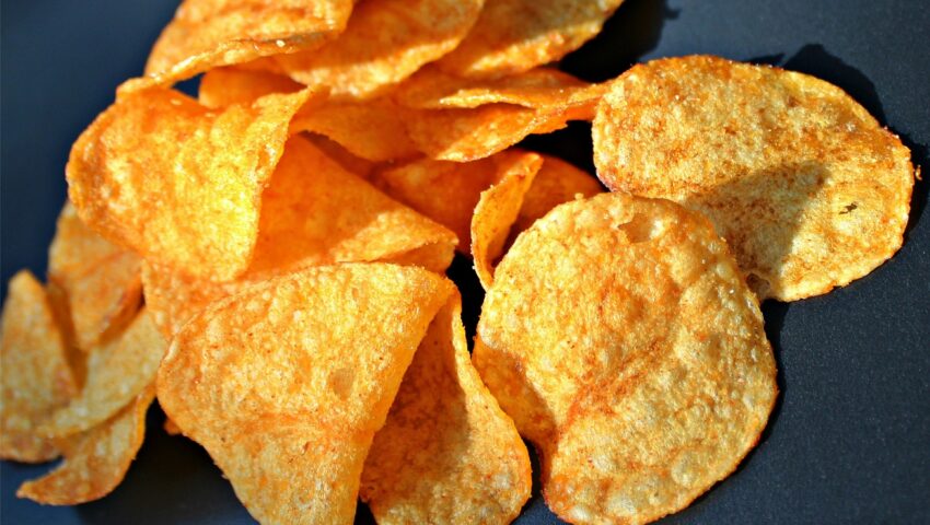 Chipsy, margaryna i ciastka znikną ze sklepowych półek? Wszystkiemu winne unijne rozporządzenie