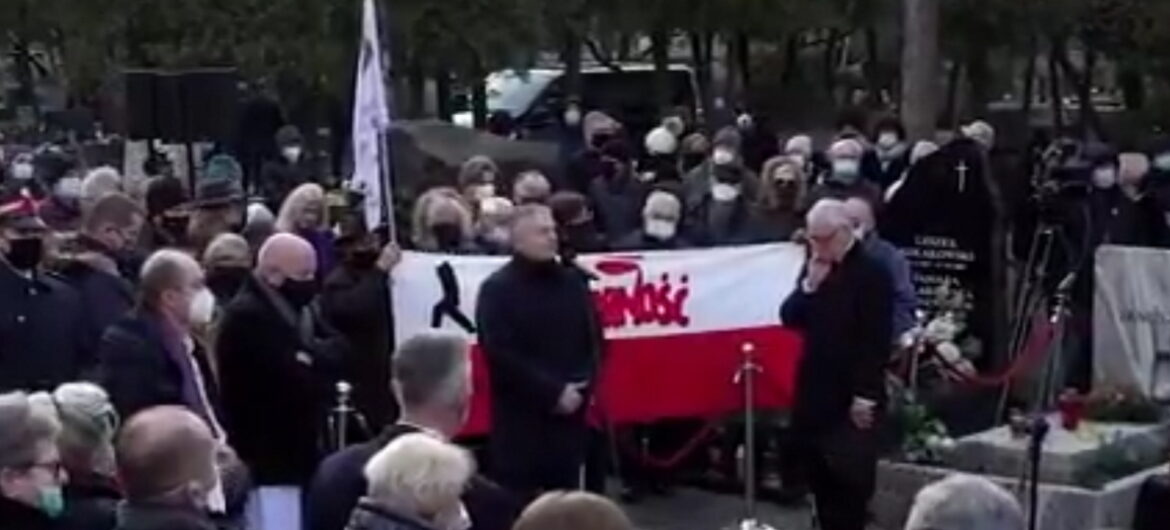 Skandaliczne słowa Frasyniuka na pogrzebie Jana Lityńskiego. “Kolejny zapukał w dno dna”.