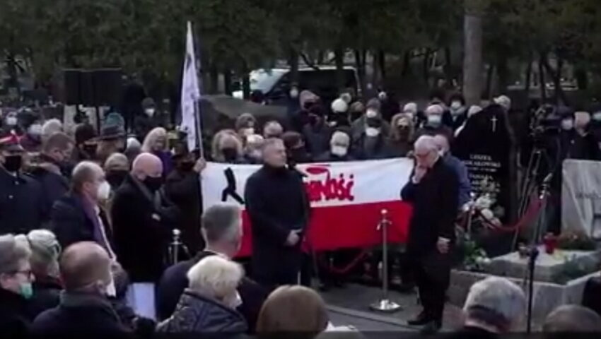 Skandaliczne słowa Frasyniuka na pogrzebie Jana Lityńskiego. “Kolejny zapukał w dno dna”.