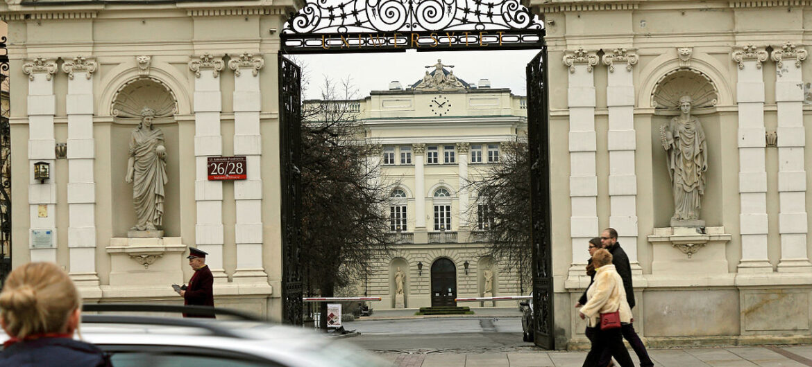 Kolejna obietnica do śmietnika. Nie będzie pieniędzy dla studentów