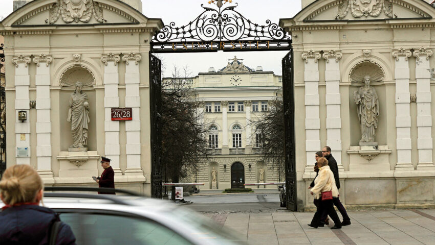 Kolejna obietnica do śmietnika. Nie będzie pieniędzy dla studentów