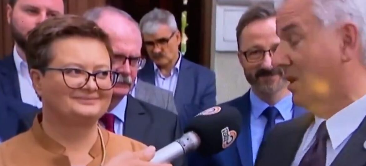 Hit! Grabarczyk próbował bronić PO i… zakpił z Nowoczesnej. Stojąca obok Lubnauer nie pozostała mu dłużna